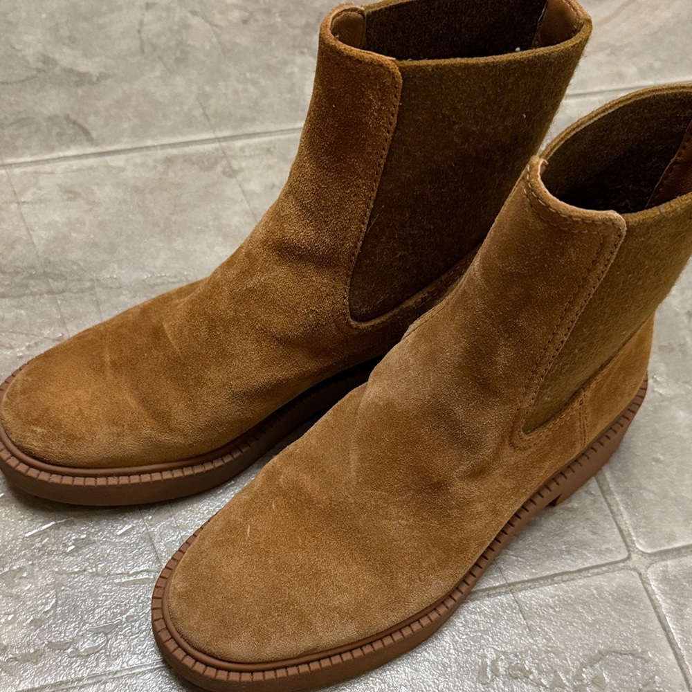 Vince Women’s Brown Suede Waterproof Ankle Boots Sz 6